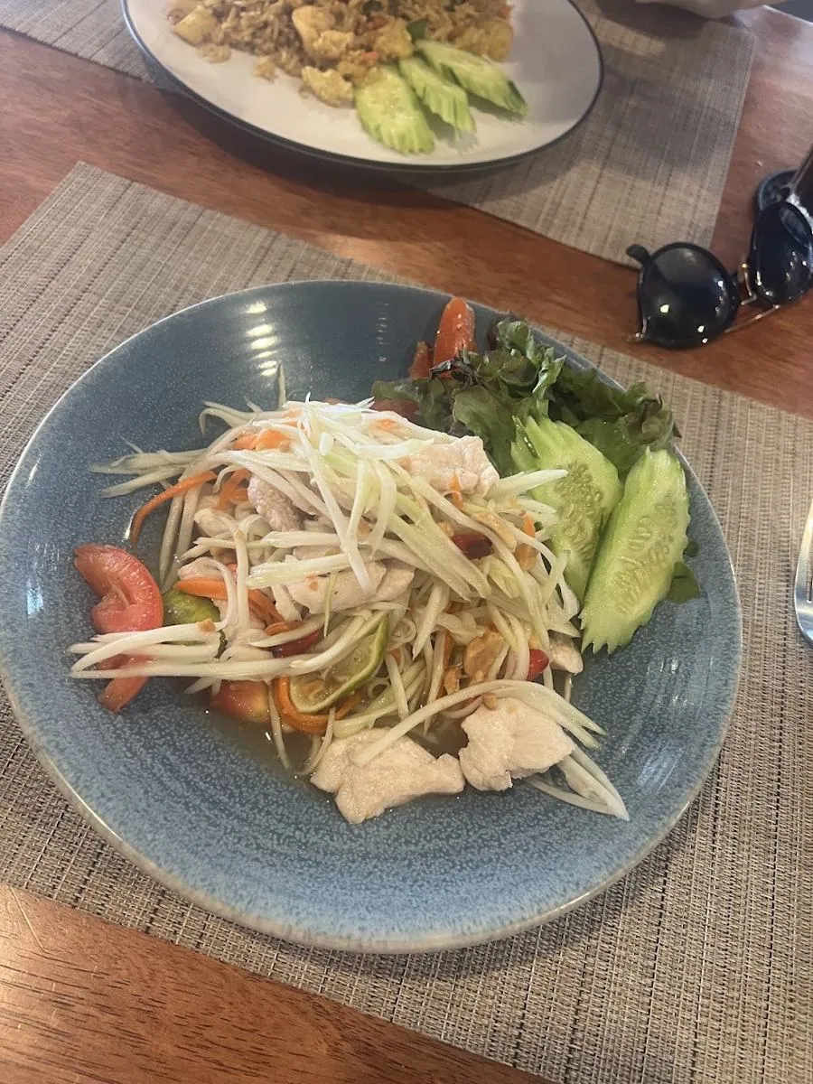 Papaya Thai salad
